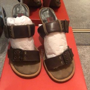 Esprit buckle sandals